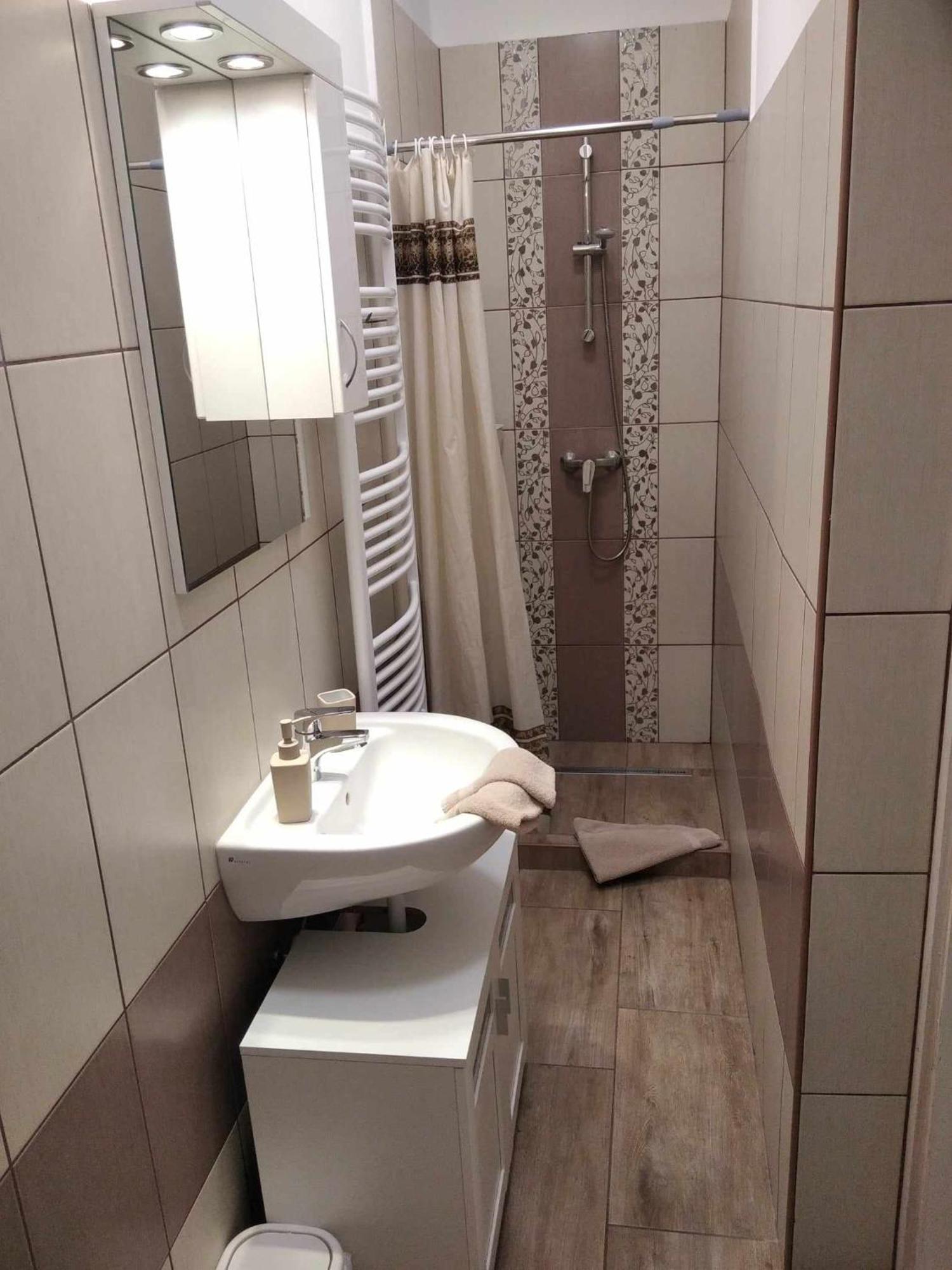 Esze Vendegszoba Тата Экстерьер фото